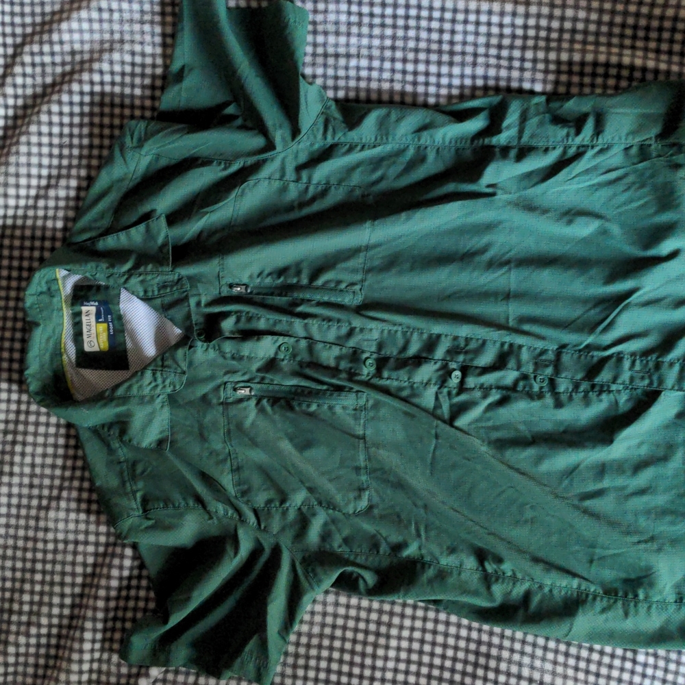 Men's Large Magellan Adventure Gear Loose Fit Short Sleeve Green
